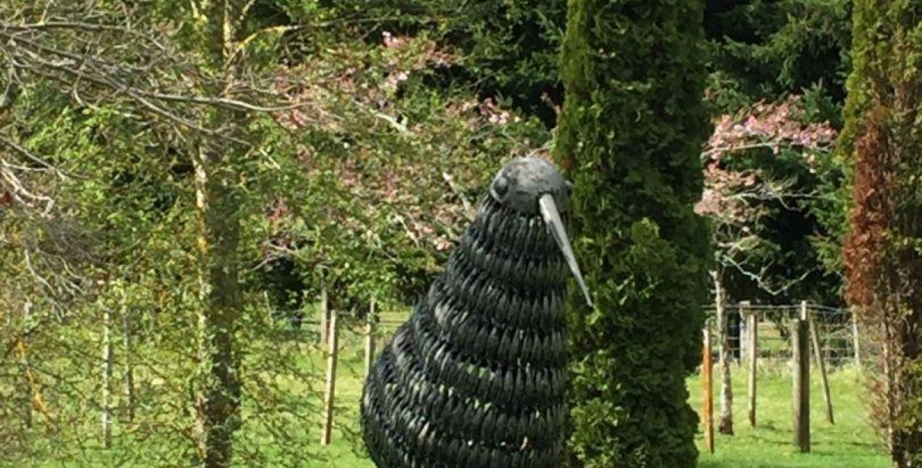 Kiwi | statue | Ruapehu | New Zealand
